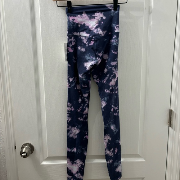 Lululemon Align Hi-Rise 28” - Picture 4 of 7